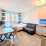 z aneksem kuchennym i balkonem